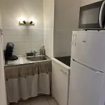 Capouchine Parking Et Balcon Proche Centre *