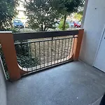 Capouchine Parking Et Balcon Proche Centre Lägenhet *