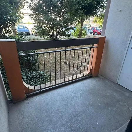 Capouchine Parking Et Balcon Proche Centre Апартаменты *