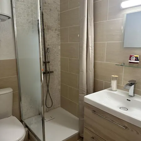Capouchine Parking Et Balcon Proche Centre Apartament *