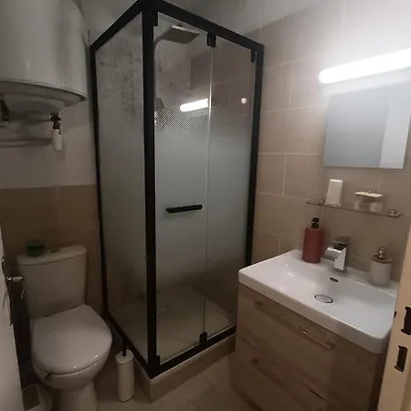Capouchine Parking Et Balcon Proche Centre * Ним