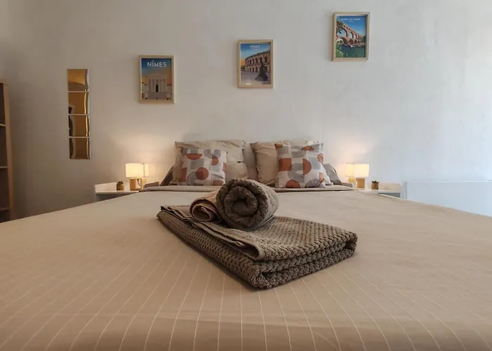 Capouchine Parking Et Balcon Proche Centre דירה נים