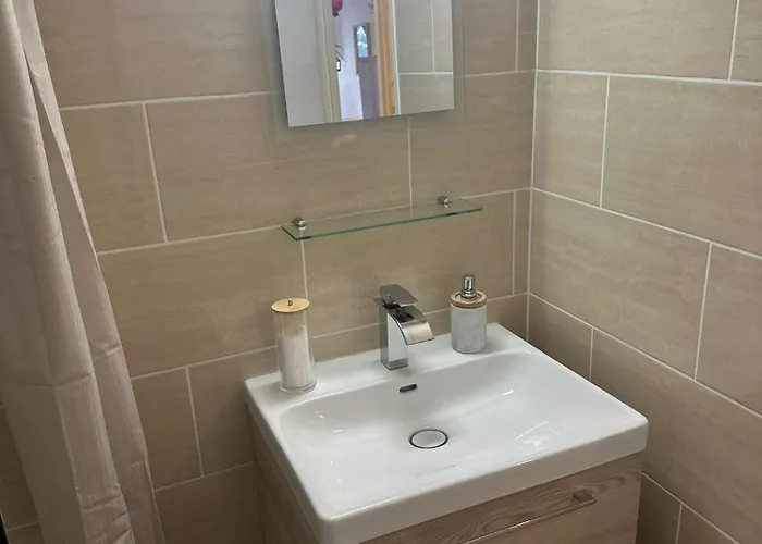 Capouchine Parking Et Balcon Proche Centre